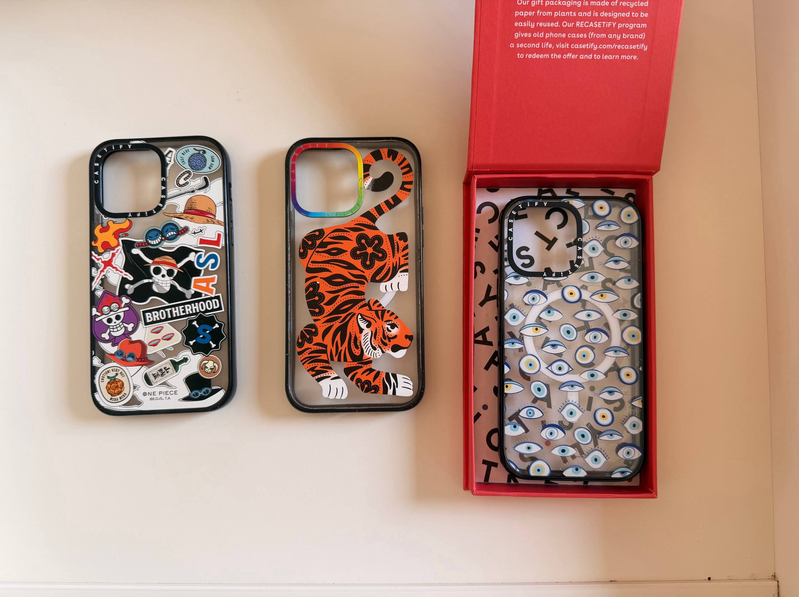 Чехлы casetify