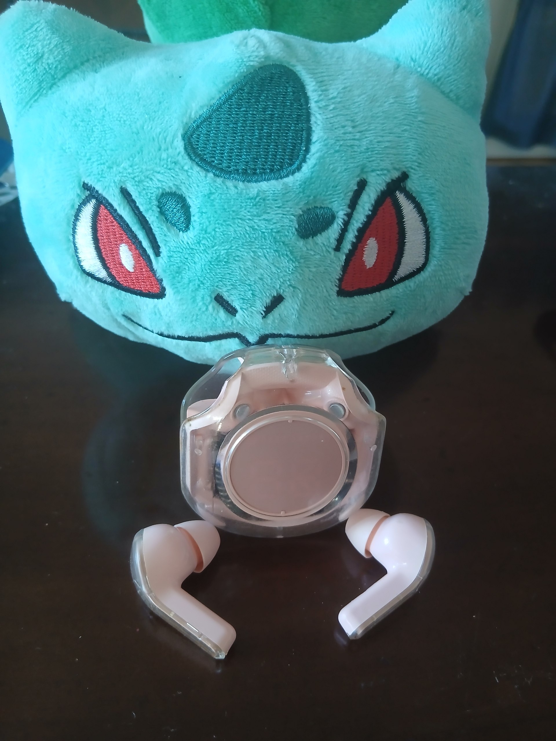 Poklanjam slušalice