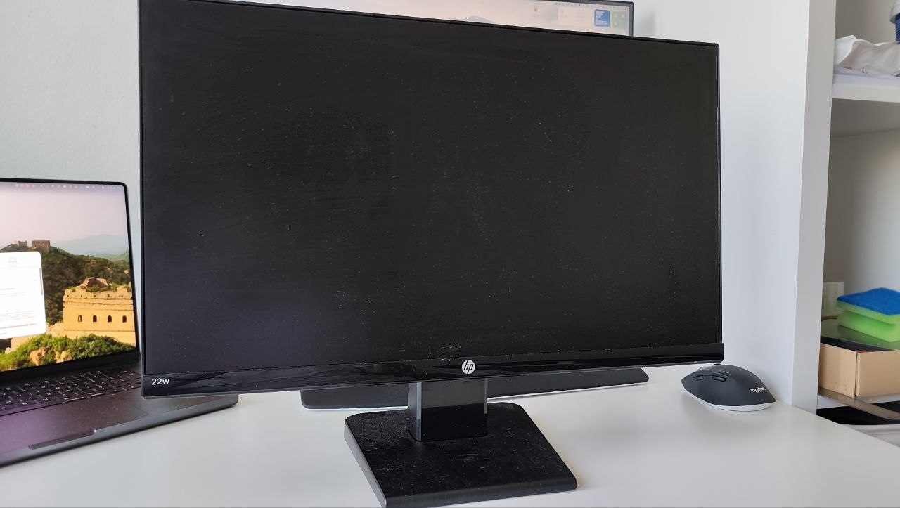 Prodajem monitor, specifikacije su na slici.