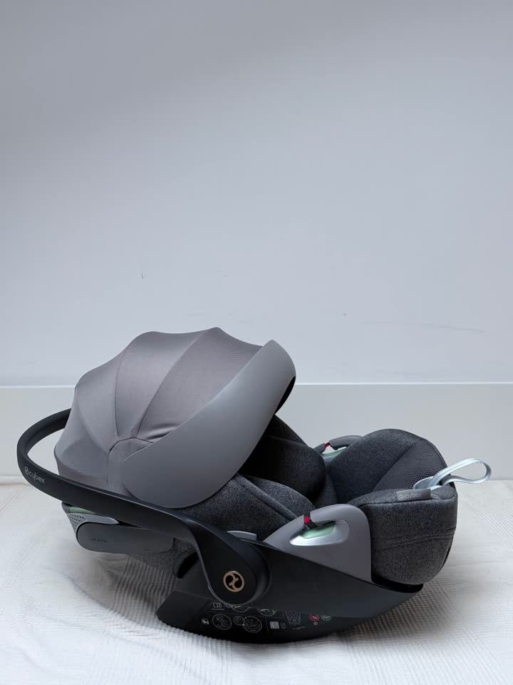 Продам автолюльку Cybex Cloud T i-Size в отличном состоянии + Вкладыш для новорожденного и адаптеры для Cybex Balios S/Talos S