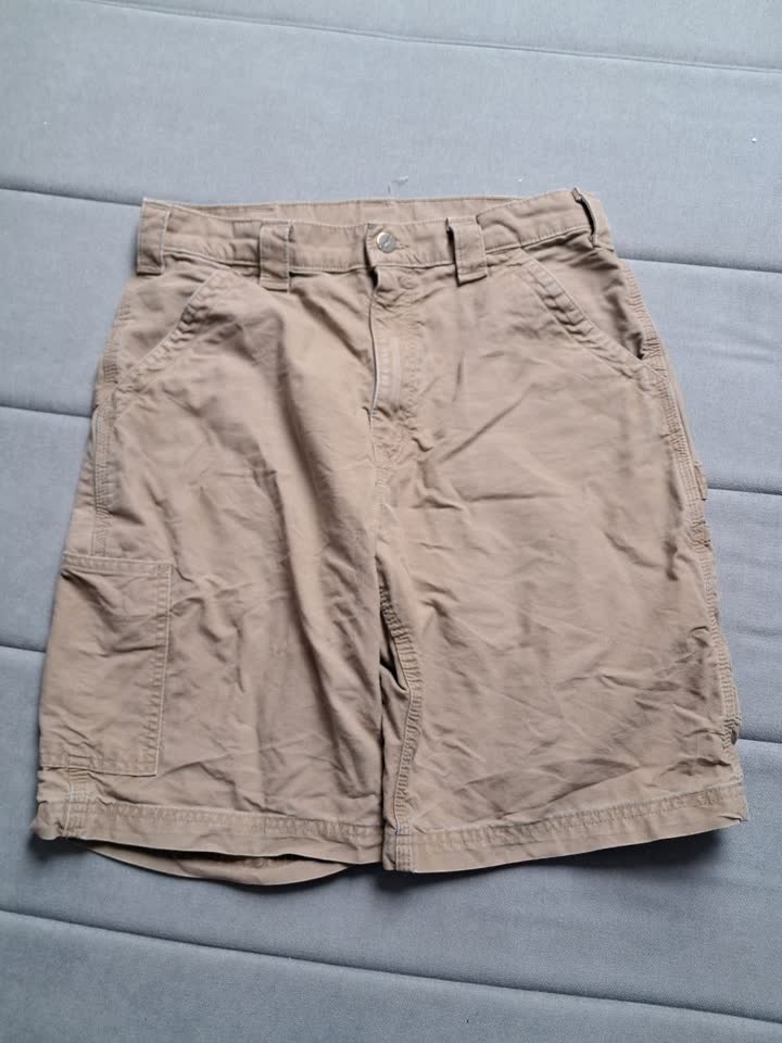 Шорты Carhartt и футболка Oakley