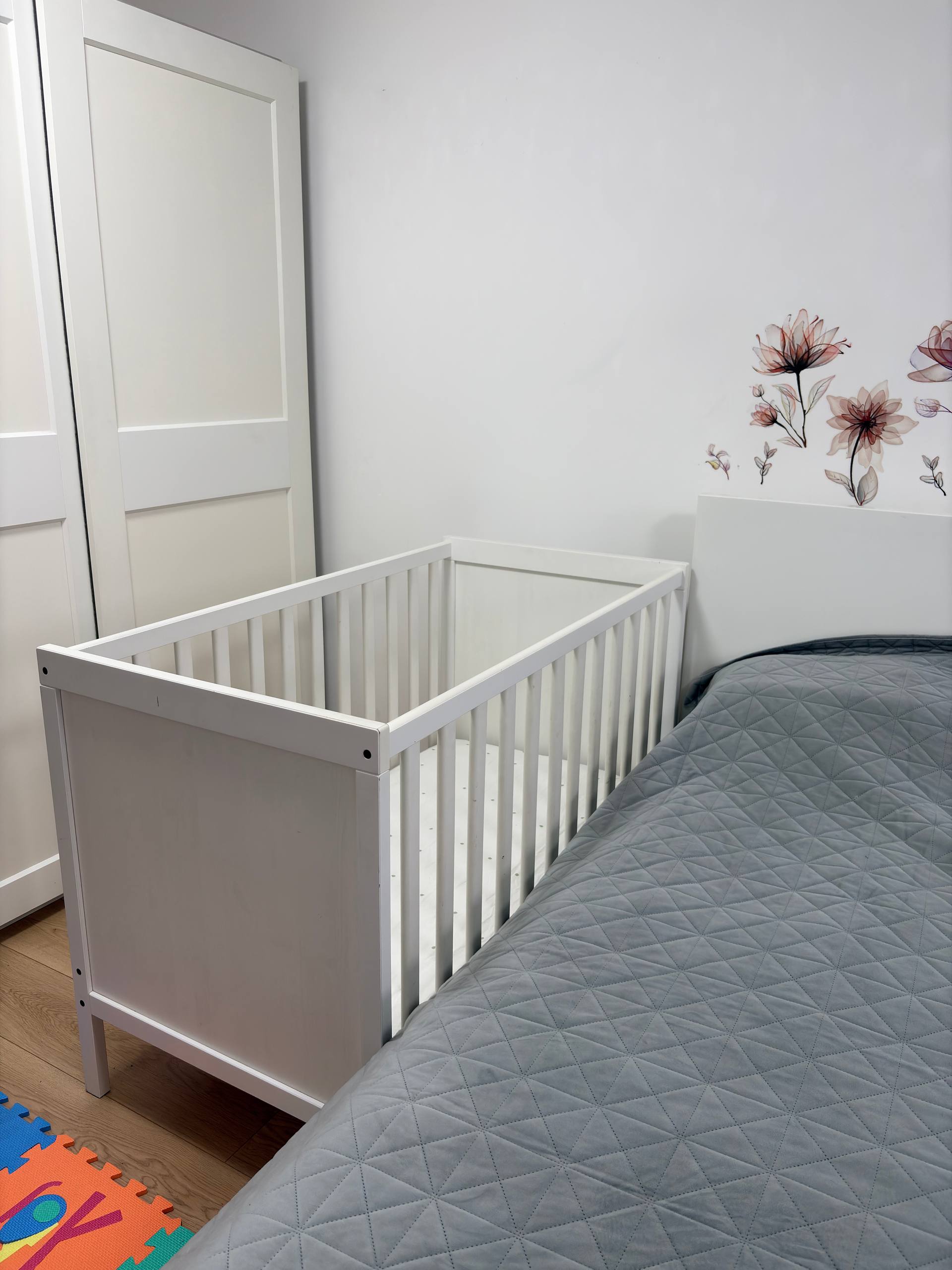 Продам кроватку IKEA