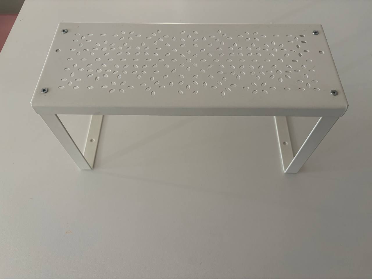 IKEA umetak za policu i držač za čaše