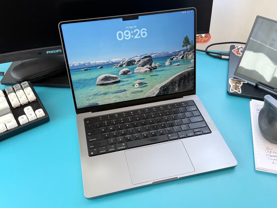 MacBook Pro 14" M1Pro (8 CPU + 14 GPU + 16 NPU) / 16 / 512