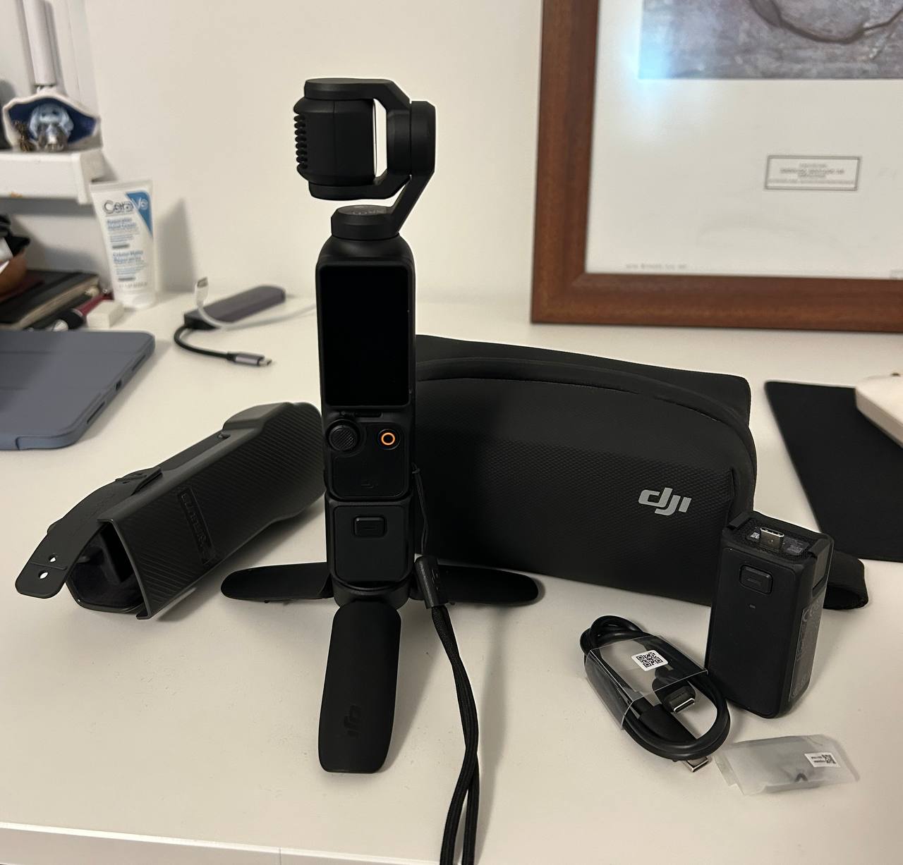 Продам DJI Osmo Pocket 3 Creator Combo без микрофона