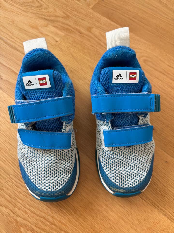Кроссовки adidas и champion