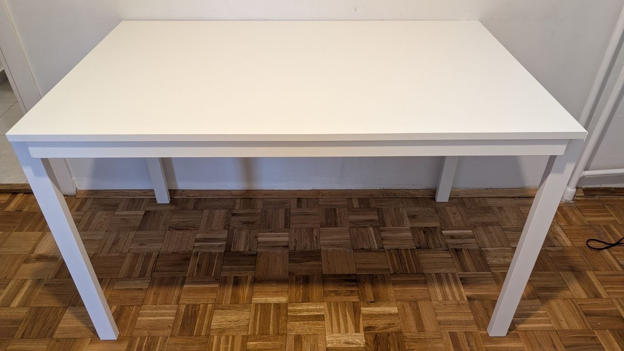 Prodajem nameštaj IKEA VIHALS: sto i stolice