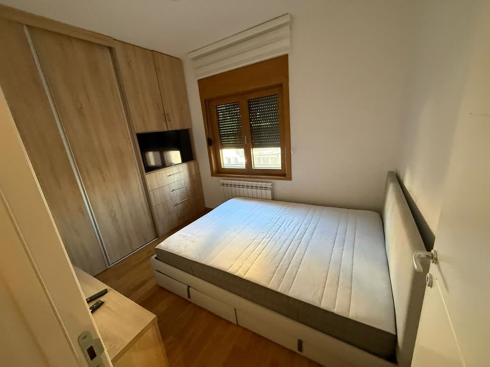 Сдаю квартиру с 2 спальнями, 56 м², 2 этаж