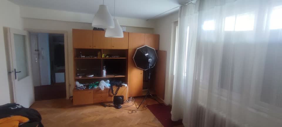 Iznajmljuje se soba u Miljakovcu 1 sa lođom