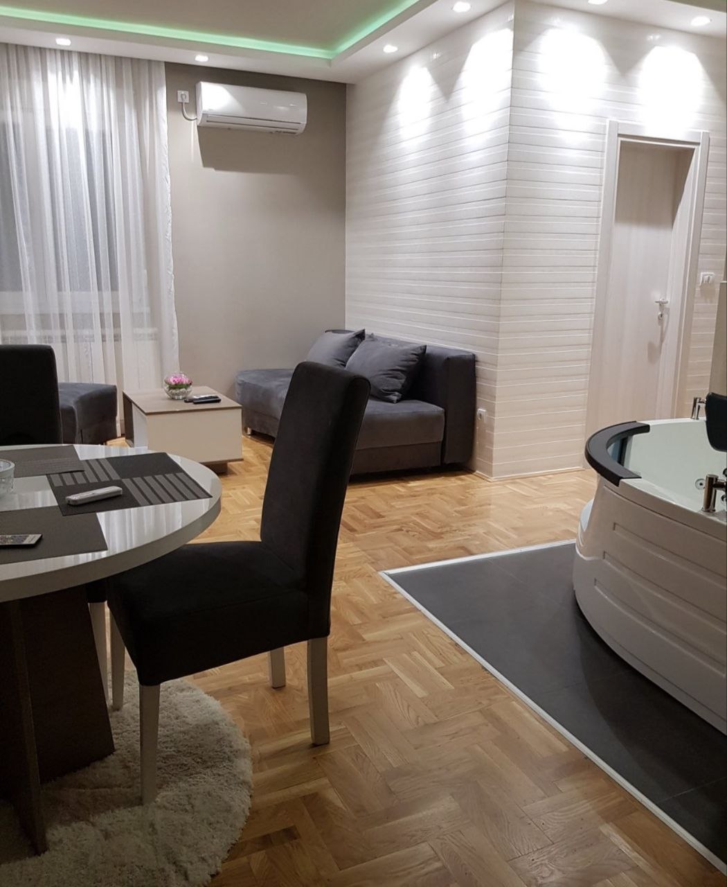 Izdaje se stan 40 m², Borča, Ivana Milutinovića 75