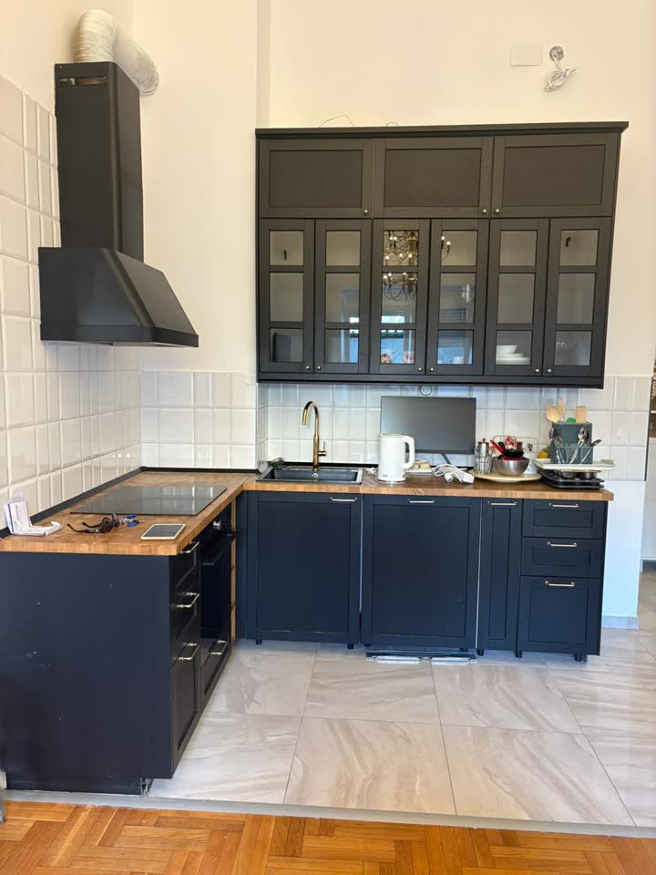 Izdajem stan sa 3 spavaće sobe u Novom Sadu, 70 m²