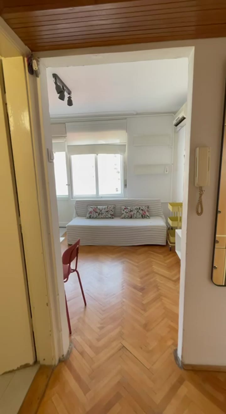 Izdajem stan u centru Beograda, 35 m²