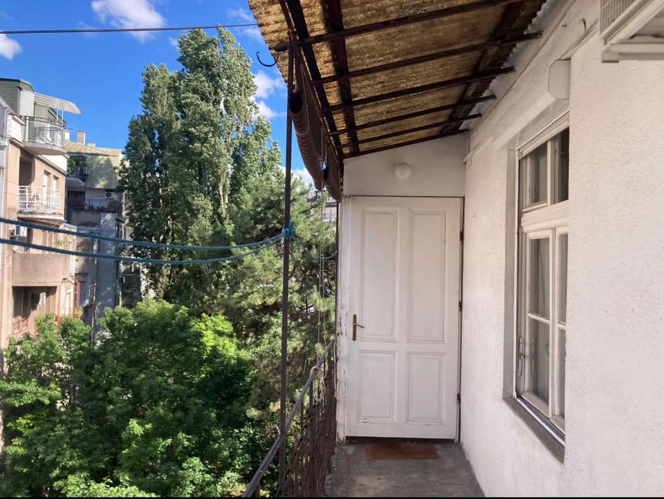 Izdajem dvosoban stan u Dorćolu, Gundićecev venac