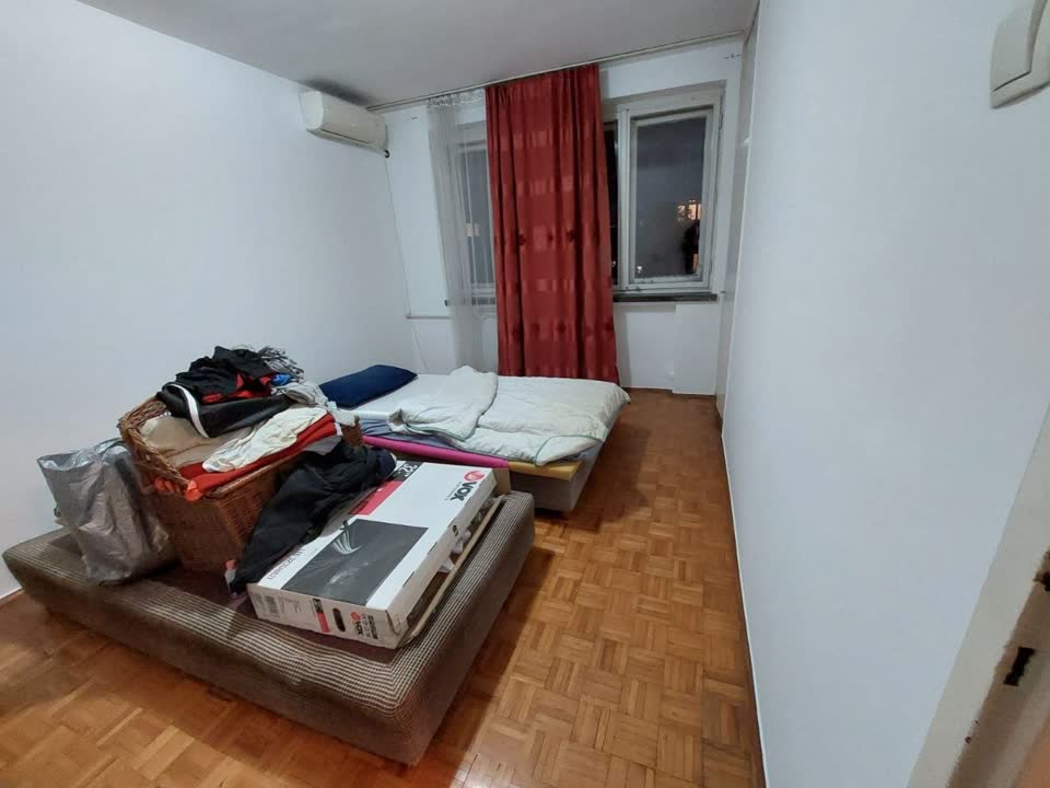 Izdajem dvosoban stan u Zemunu, 50 m²