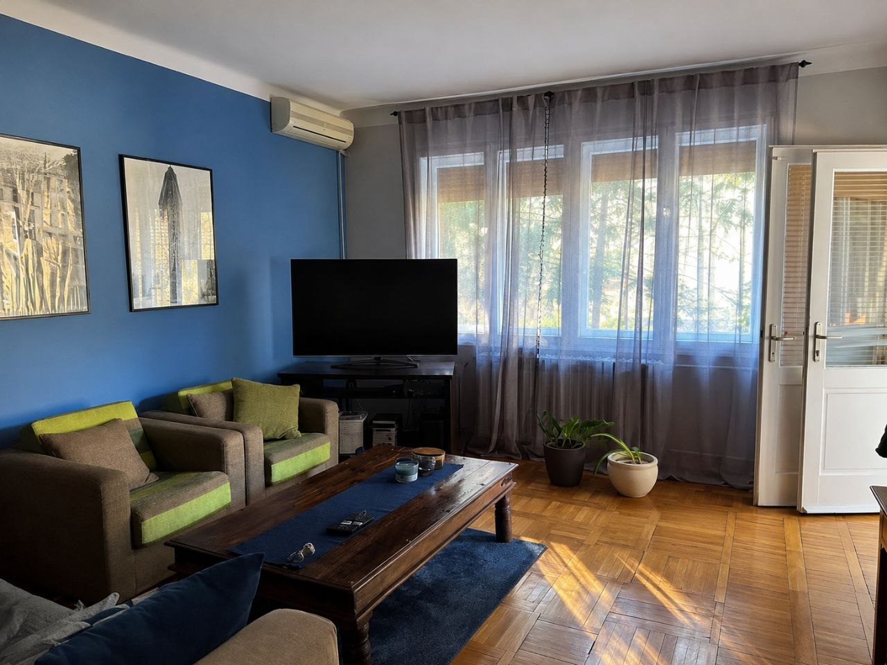 Izdajem stan od 70 m² u Dedinju, Vladimira Gacinovica