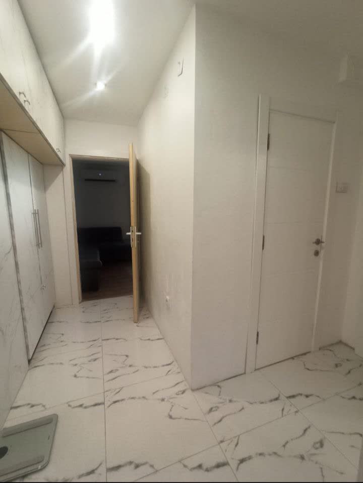Izdaje se trosoban stan 60 m², 10/11 sprat