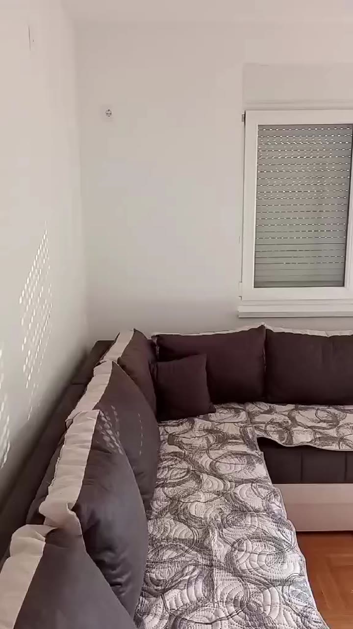Izdajem dvosoban stan u Mirijevu, 55 m²