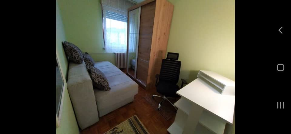 Izdajem dvosoban stan, Novi Sad, ul. Kache Deyanovich 2