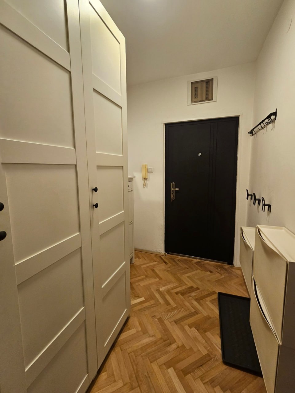 Сдается 2-комнатная квартира в Жарково, Белград, 55 м²