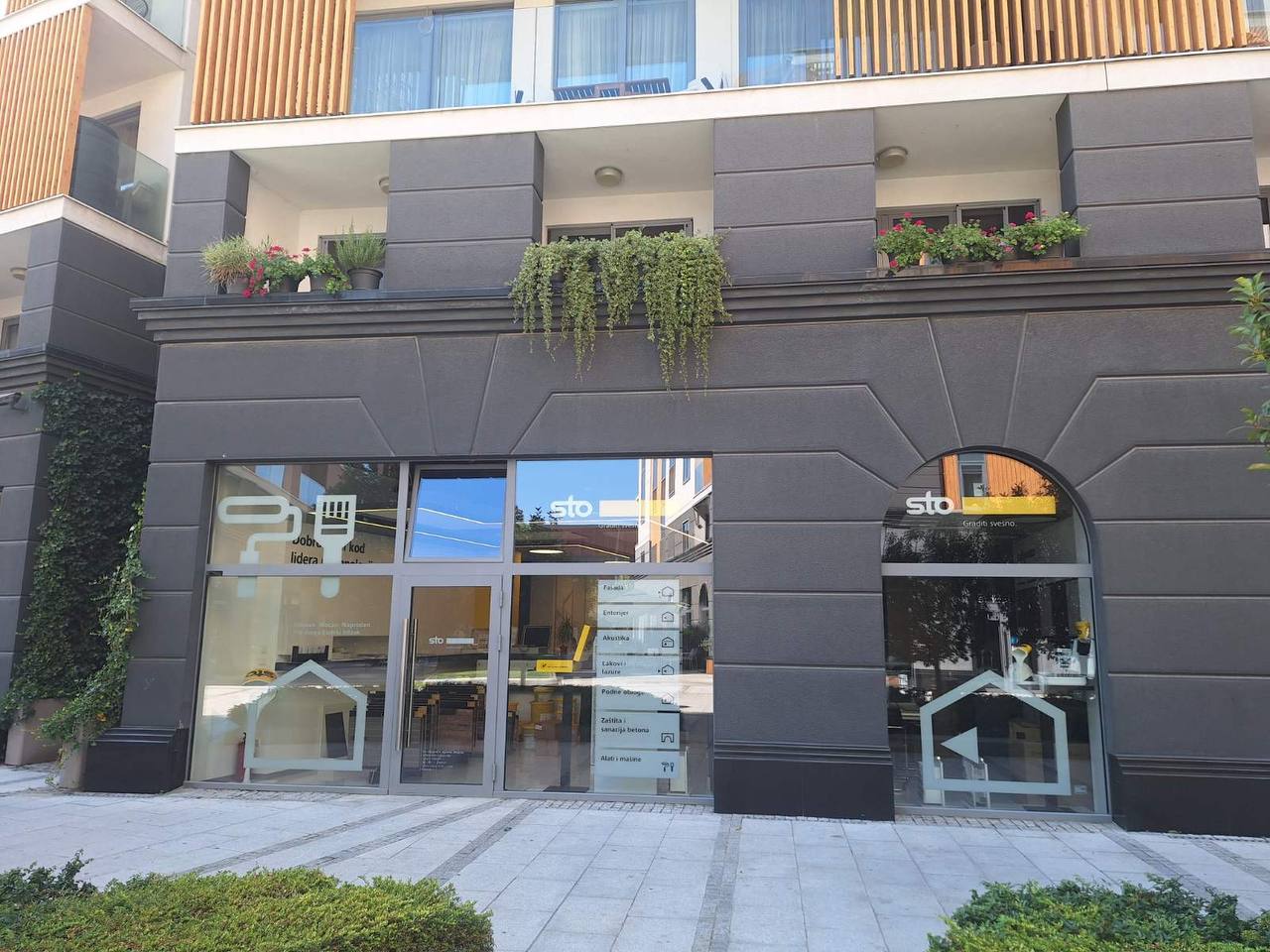 Сдаю локал в West 65, Новый Белград, 83 м²