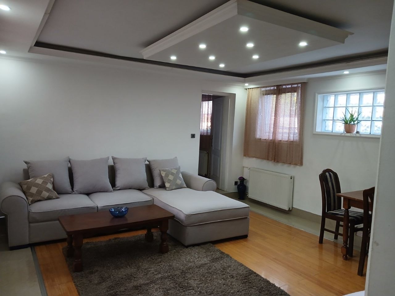 Сдаю квартиру в Земуне с двориком, 75 м²